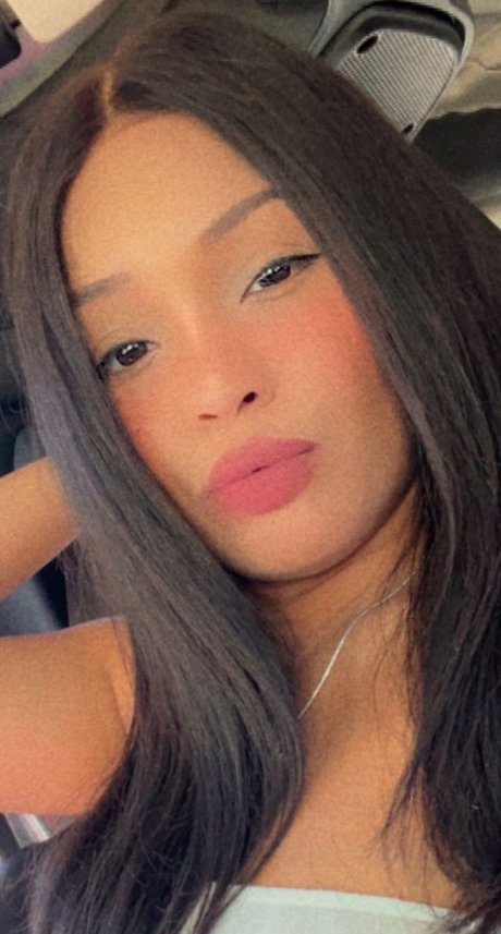 Layla Love only fans pics