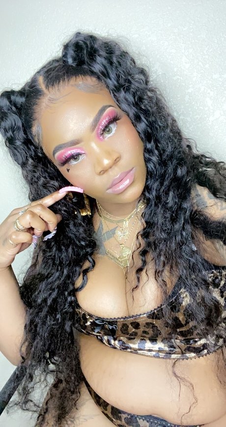 Ladylawsta naked on onlyfans