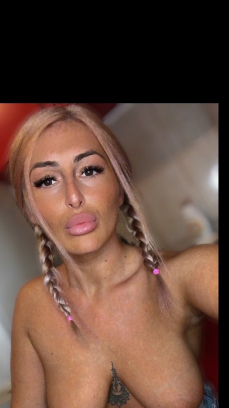 Lavi Lally VIP onlyfans de