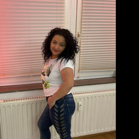 Little Maya19 free onlyfans