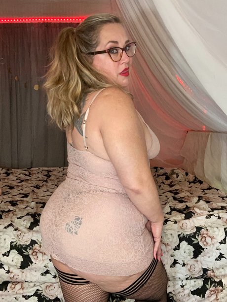 LilyBay73 onlyfans nudes porn