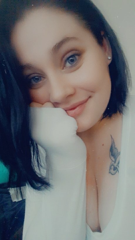 Lacie Bender onlyfans nude tits