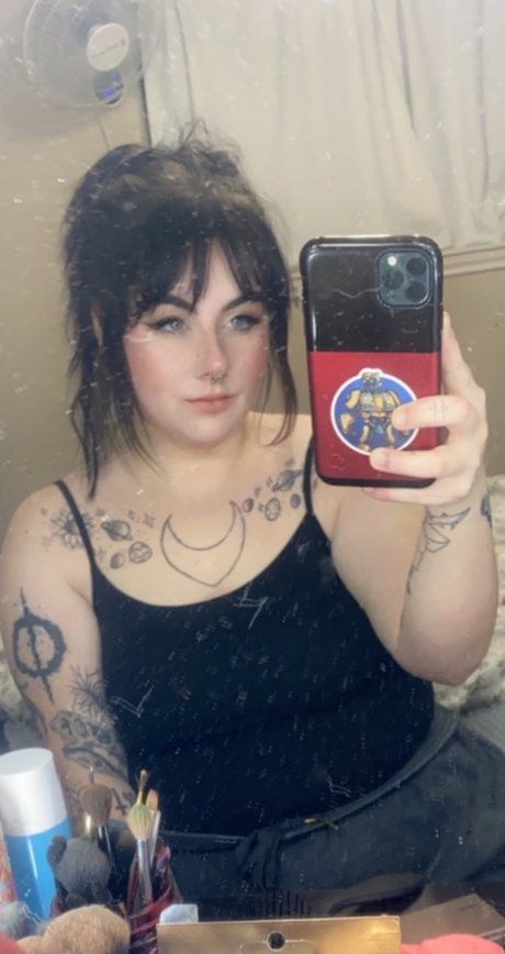 Lilith James onlyfans model photos