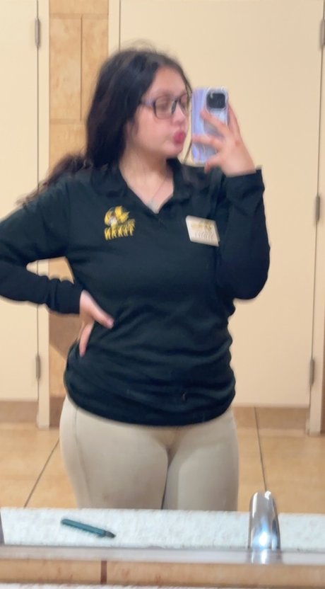 Sydney Kay_ onlyfans model photo