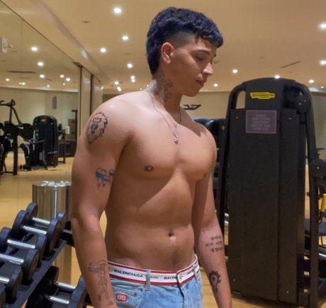 Louiestark onlyfans leaked.