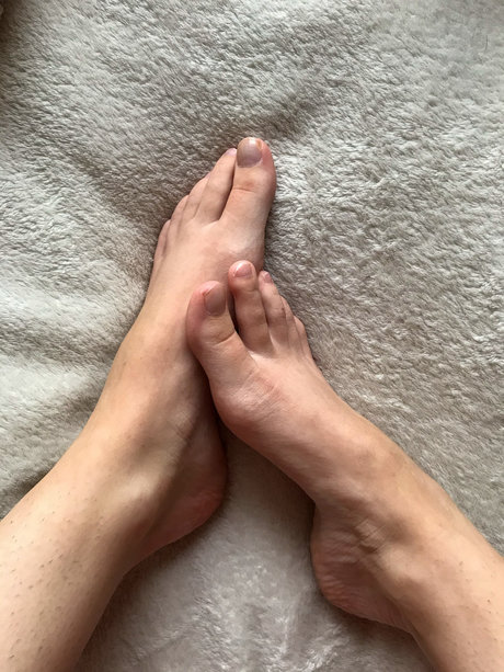 Lou s Feet onlyfans leaks