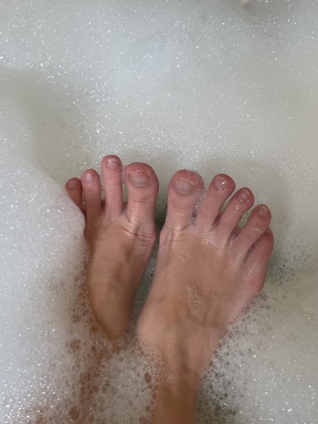 Lou s Feet onlyfans naked