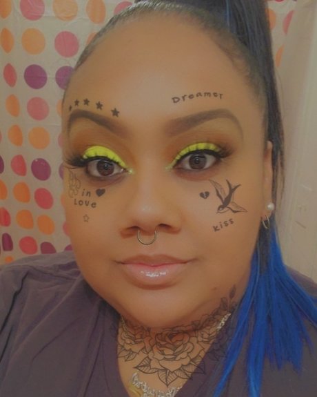 Lookatmyhellokitty onlyfans free