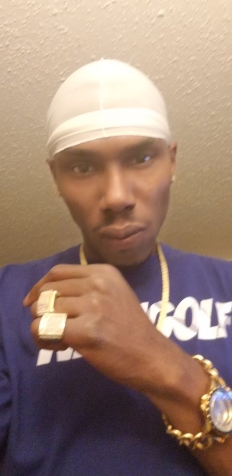 K1ng Atllongwood nude only fans leaks