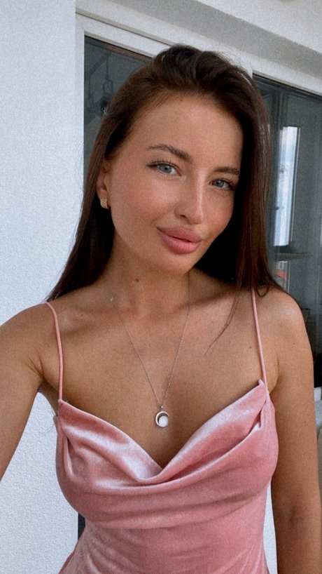 _Lolla doll_ onlyfans desnuda