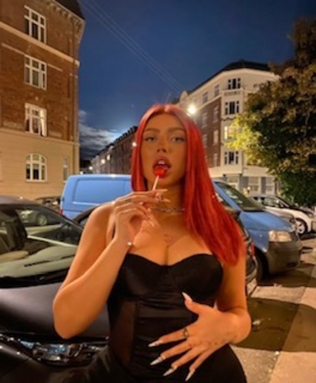 lola lowe onlyfans xxx