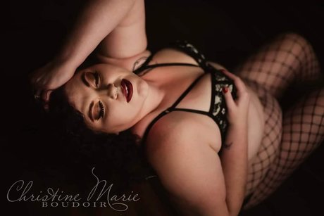 Lizzee Burns nudes onlyfans