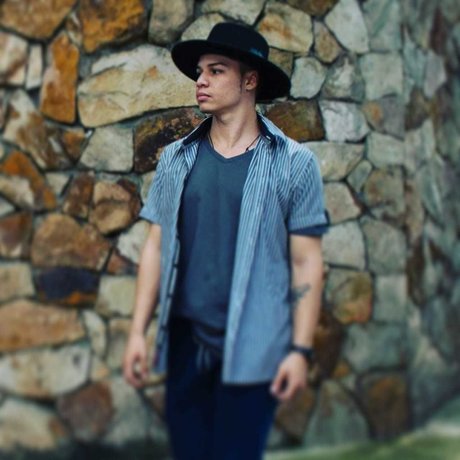 Kevin Abadia onlyfans leaks.