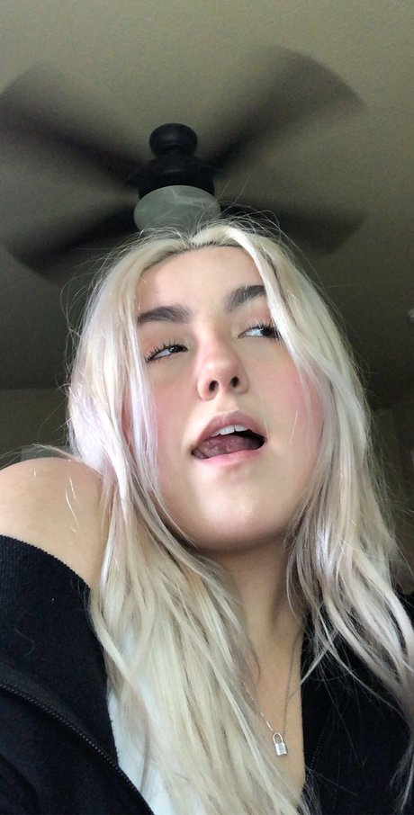 Luna Versace onlyfans.