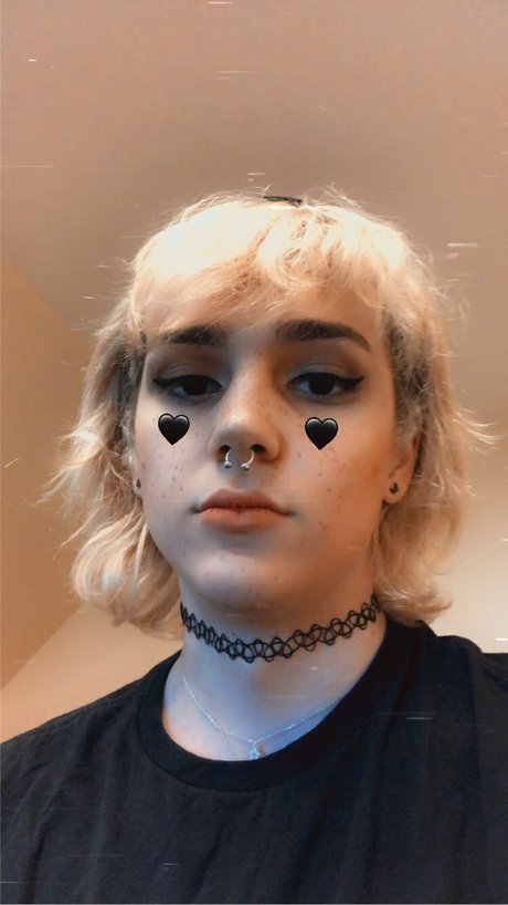 Luna Lynn onlyfans nude pictures