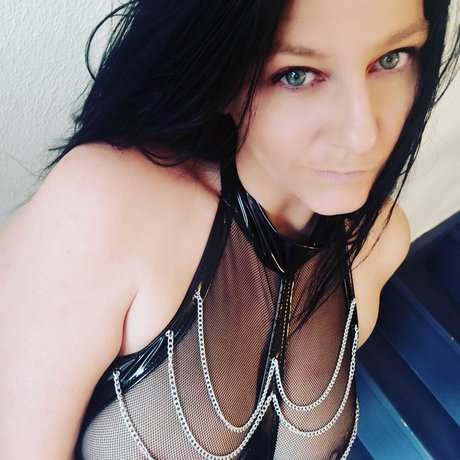 Lunajolieyeux onlyfans boobs