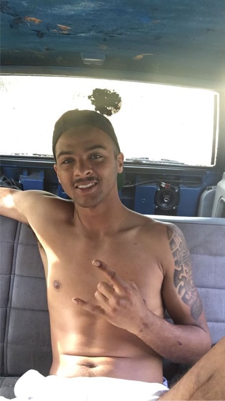 Lukewarm chocolate nude on onlyfans