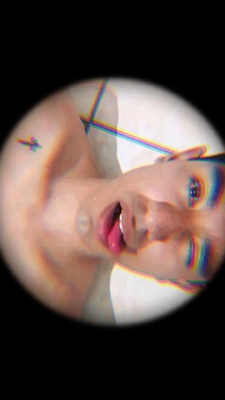 Luis MFX onlyfans striptease