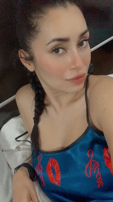 Lucy Flowers nude onlyfans leak