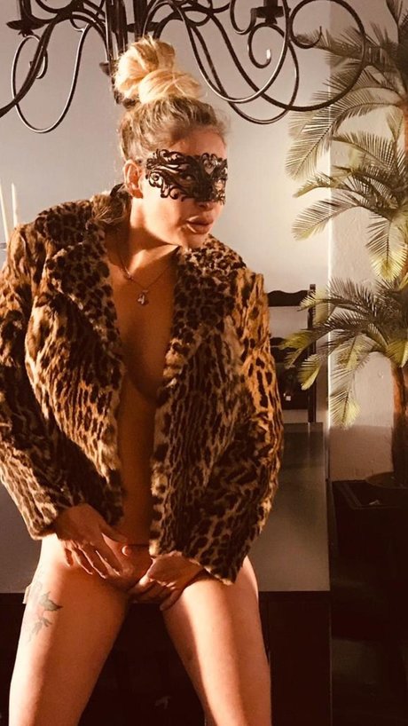 Luci Felina onlyfans model images