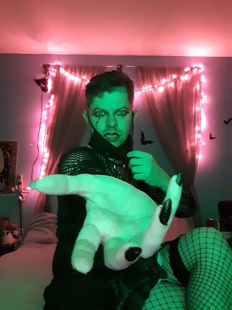 Mark Malevolent pics onlyfans