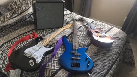 Phil Dirnt tits onlyfans