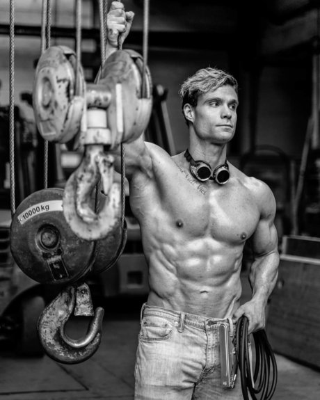 Magic Leon free onlyfans model