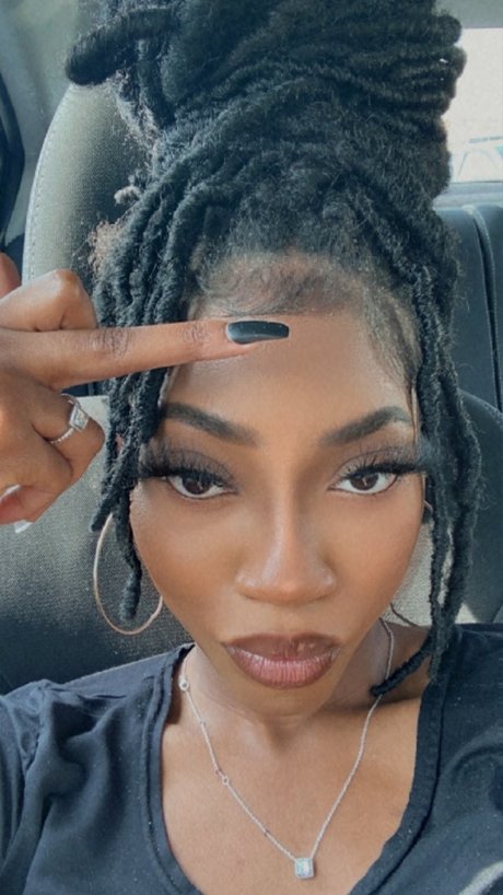 Goddess Maezy onlyfans nude leaks