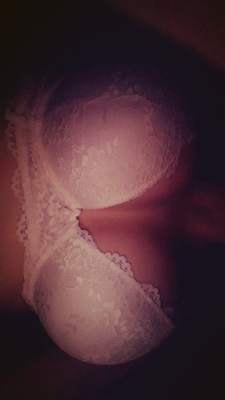 Melli_ nude onlyfans pics