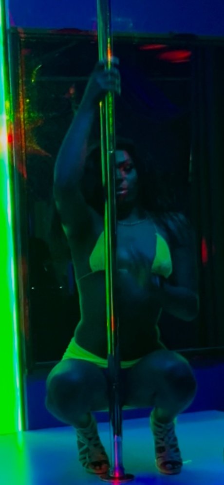 Meemez nude only fans