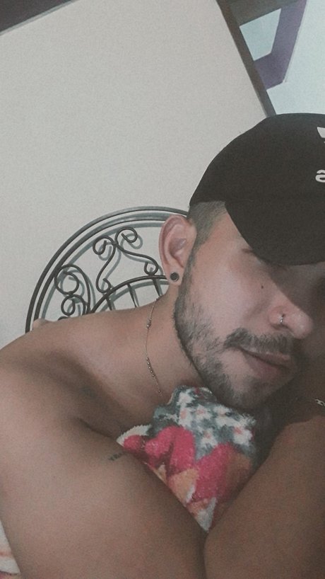 Maxximo R onlyfans leaked photos