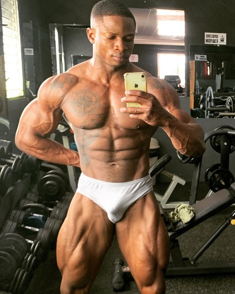 El negrito guebo largo_ onlyfans porn