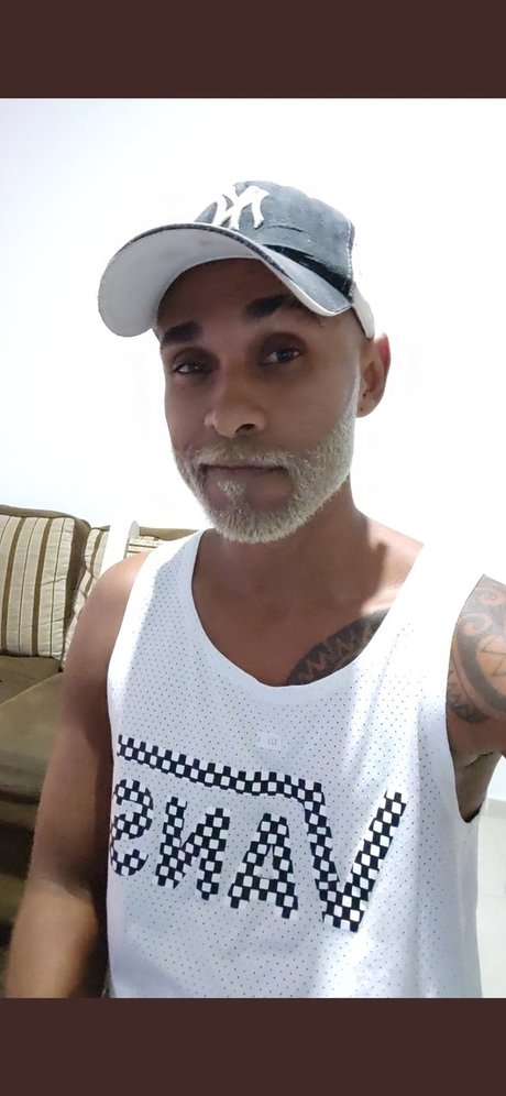 MaxPutoKarioca onlyfans nude photos