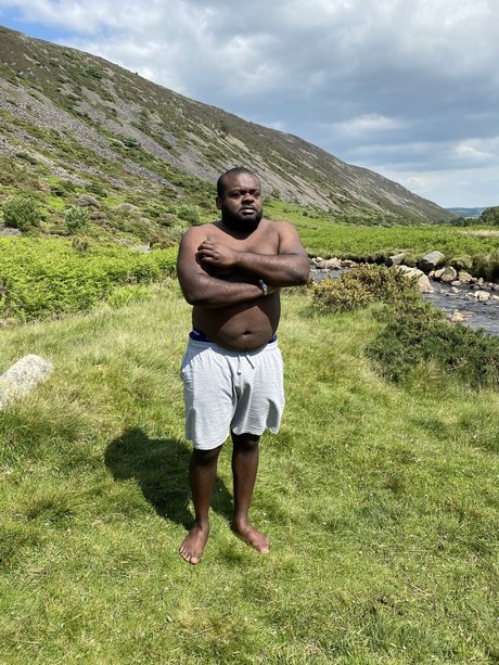 Masked Black Chub leaks onlyfans