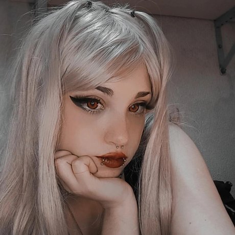 Misaki_ onlyfans lean