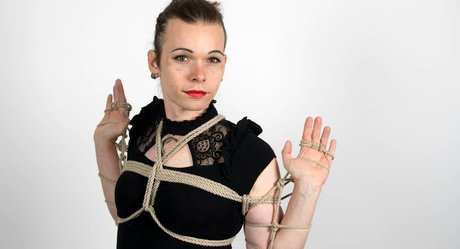 Miri Mayhem nude only fans leaks