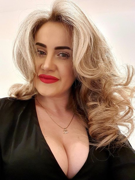 mira22belle onlyfans nudes