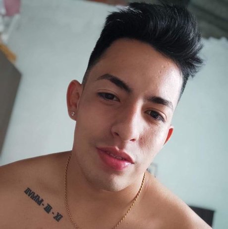 Juan Camilo Guzm n Hern ndez leaked onlyfans nudes