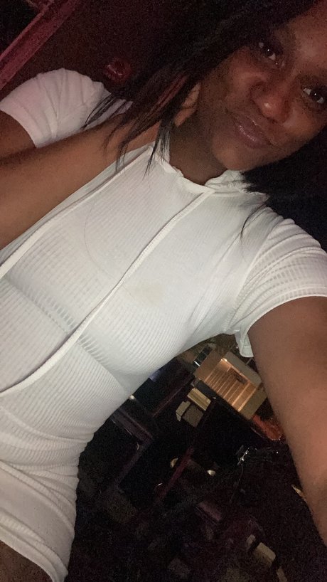 Mila Lowe only fans pictures