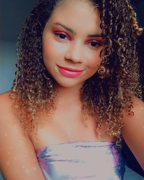 Mika Oliveira onlyfans model photos