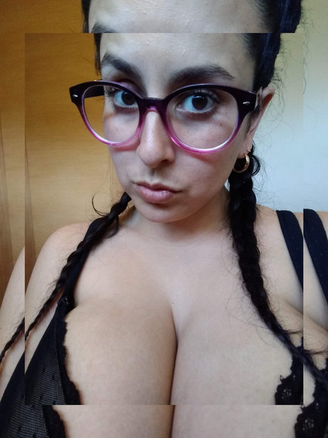 MielDeMel free onlyfans