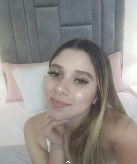 Mia Levobitch onlyfans nude leaked