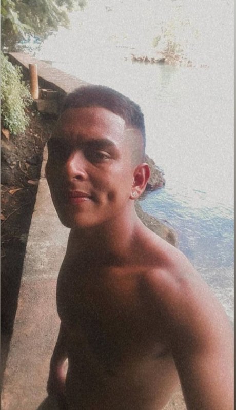 Mateo Florez onlyfans model photo