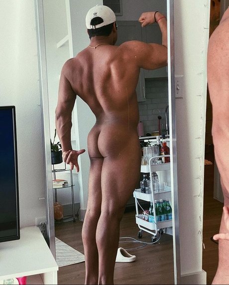 Dienes Carbine onlyfans leak ass