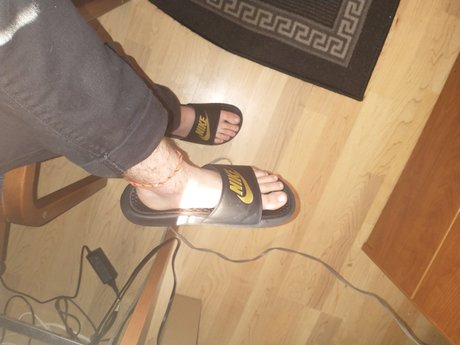 Feet Daddy nude onlyfans pics