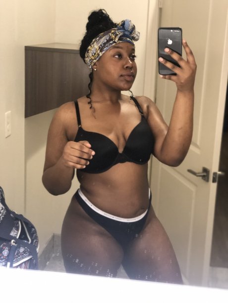 Meyah Batiste onlyfans fotos