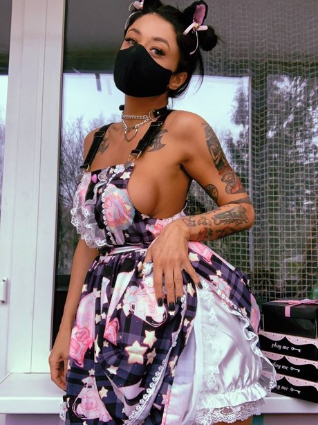 Molly Alien onlyfans pics