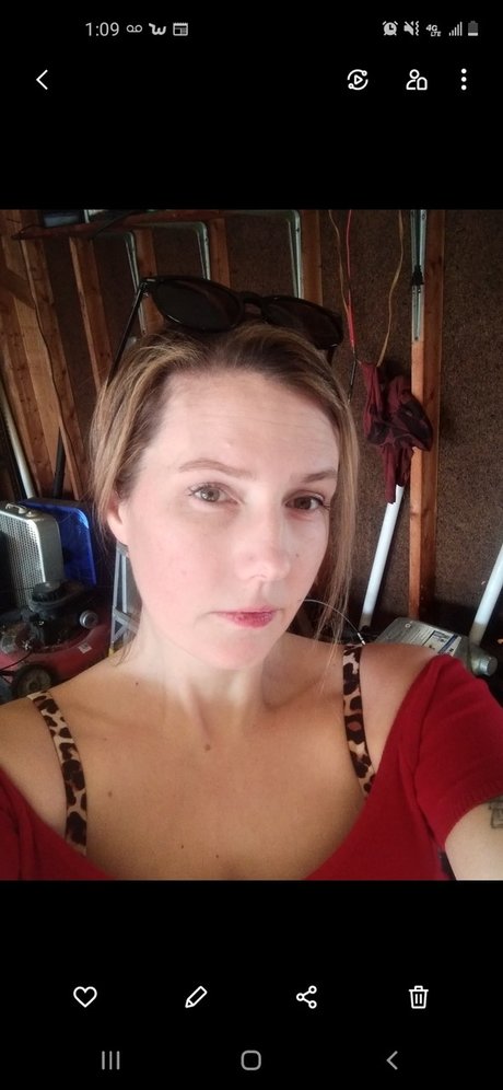 Katerina Noir onlyfans images