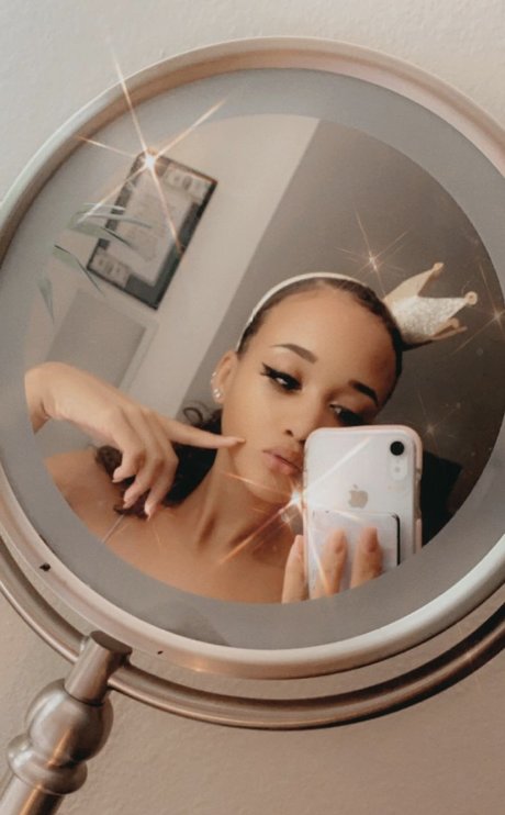 Joyya J onlyfans star