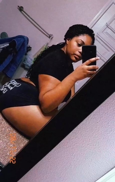 Mz Kenzie sexy onlyfans